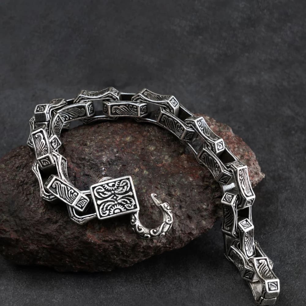 Gothic Rune Atelier Ring Image 3