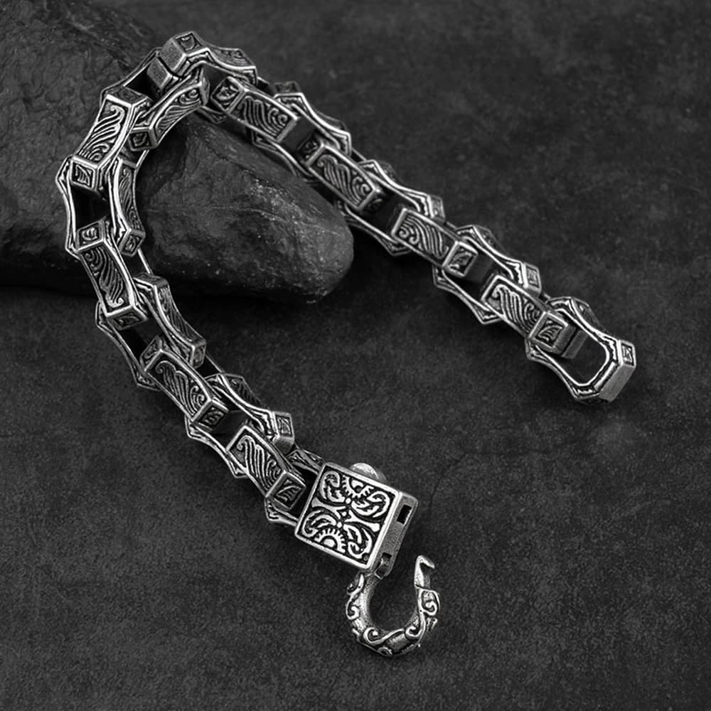 Gothic Rune Atelier Ring Image 4