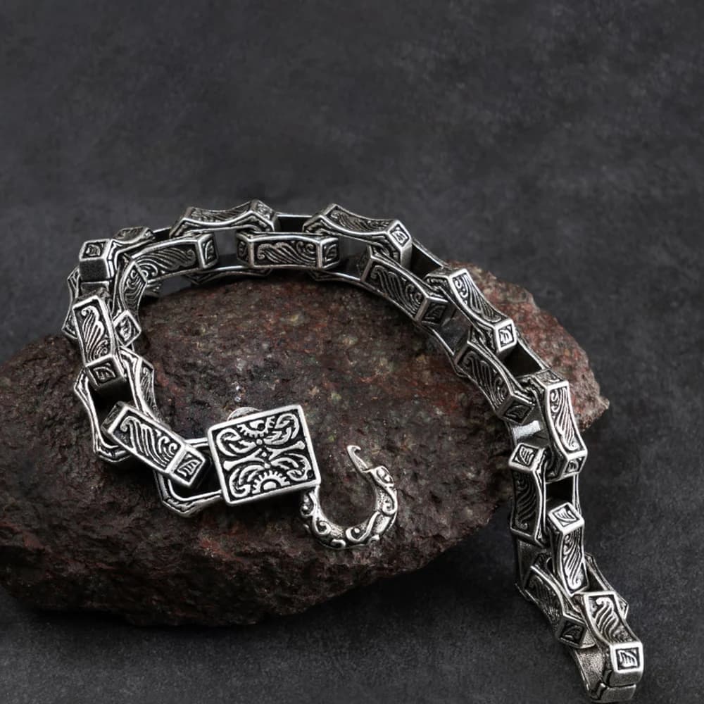 Gothic Rune Atelier Ring Image 5