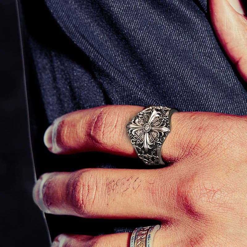 Gothic Rune Atelier Ring Image 4
